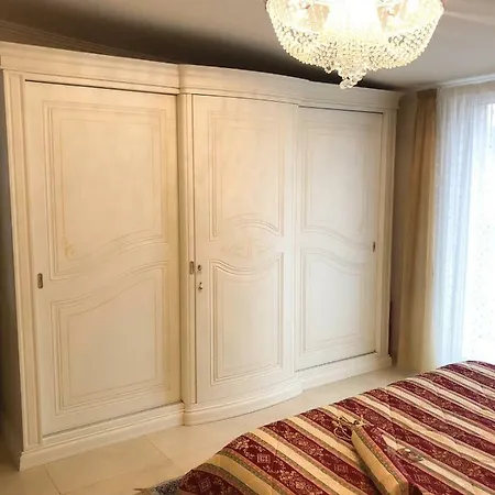 Atticus Giardini-Naxos